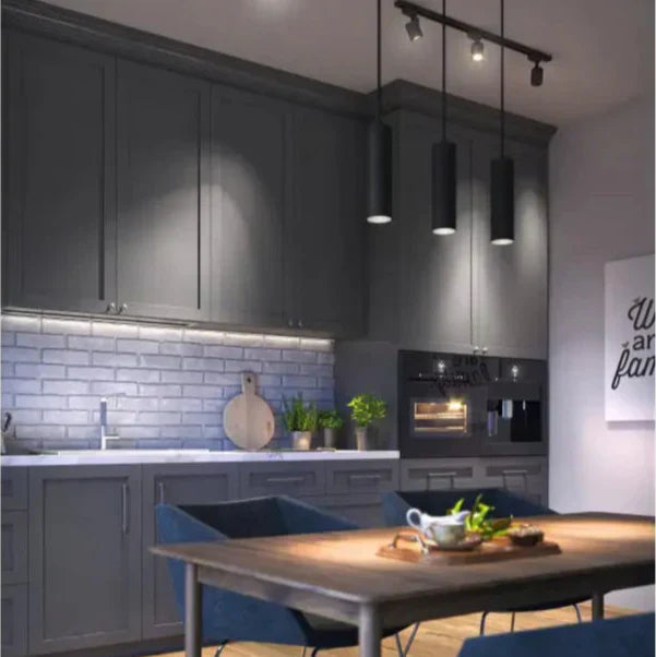 Himmennettävä LED ilman välkyntää – Optimoi valo kodin jokaiseen hetkeen, moderni keittiö, tunnelmallinen valaistus.