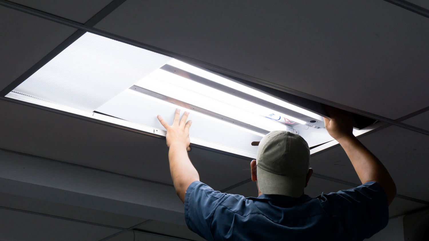 Loisteputkien vaihto LED-loisteputkiin