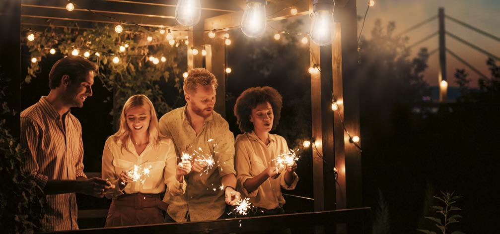 LED-valoketju valaisemaan pihaa