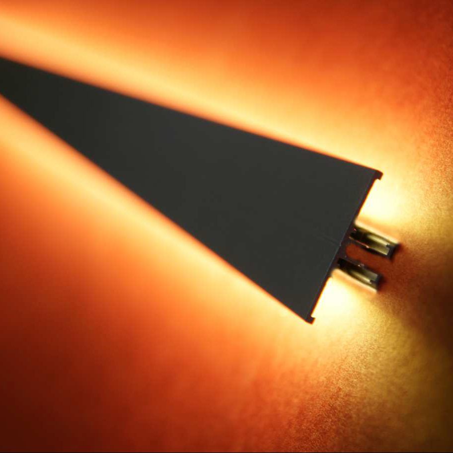 TAUSTA10-alumiinilista-epasuora-valo