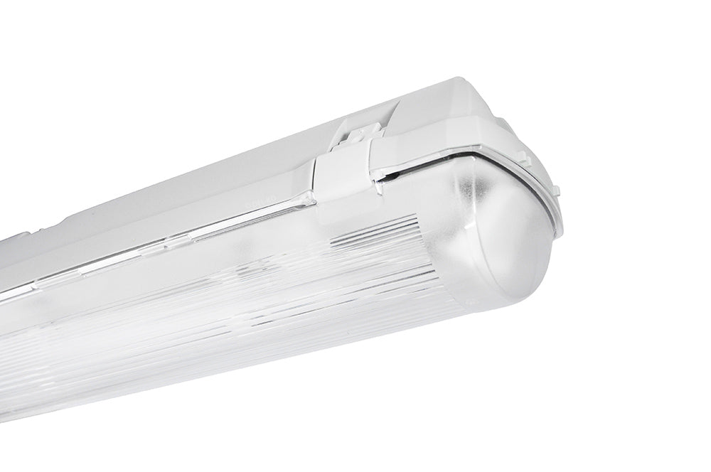 LED-loisteputkivalaisin IP66, kestävä ja lämmönkestävä, sopii sisä- ja ulkotiloihin.