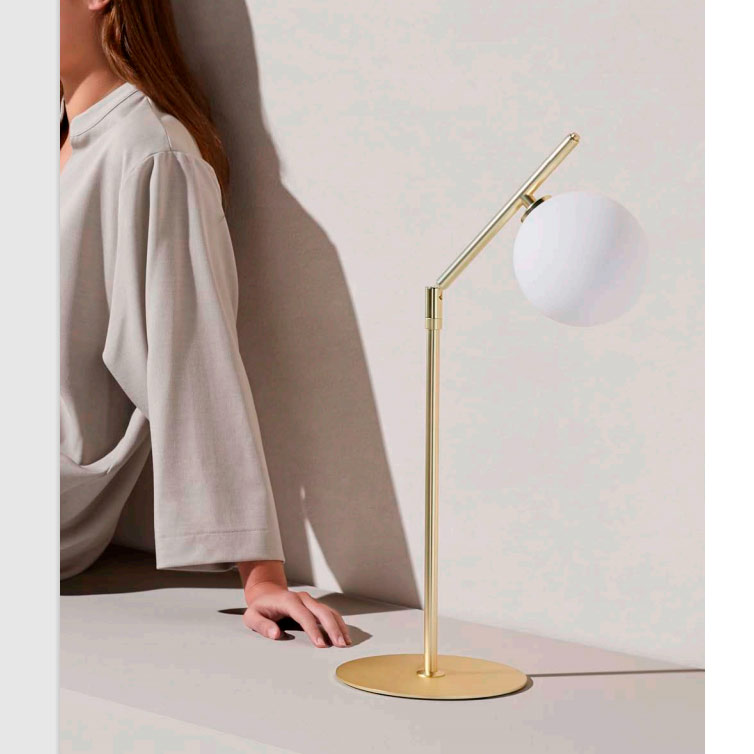 endo-pöytävalaisin-messinki