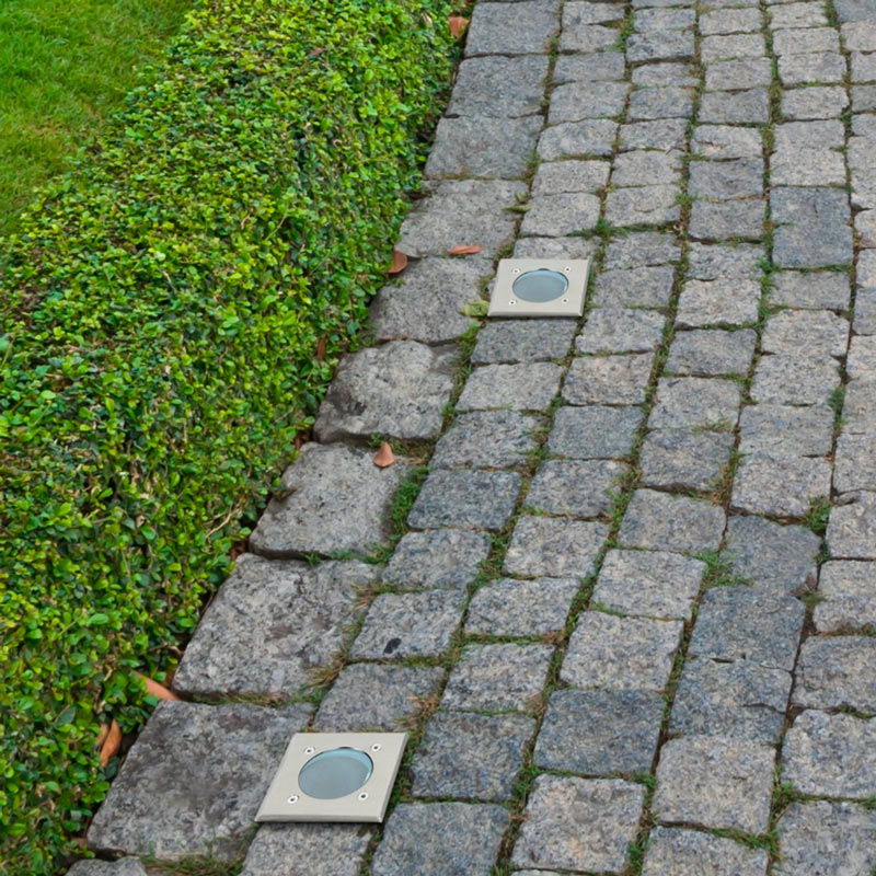 INGRESS neliö -valaisin, lähikuva