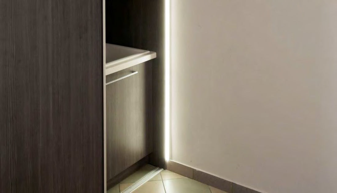 led-valo-seinaan-asennettuna