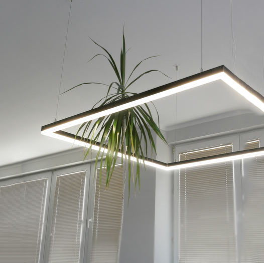 linja20-musta-profiili-riippuvalaisin