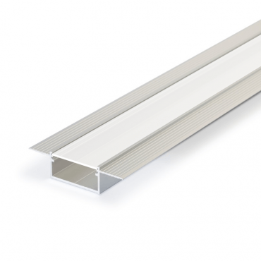 moni30-04-kannen kanssa