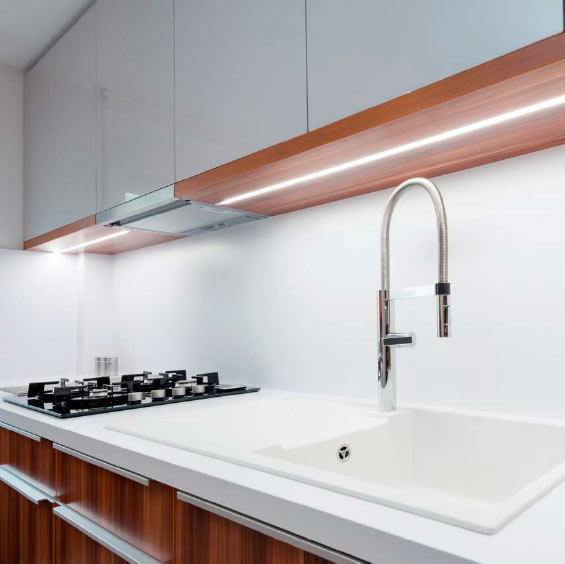 ura14-led-profiili-keittiön-välitilaan