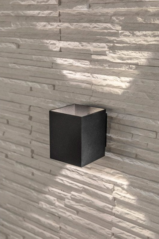 CAMPIONE II MUSTA LED-Seinävalaisin IP20